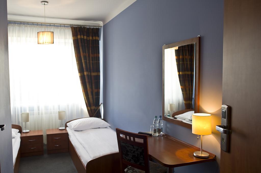 Hotel Korona Lukow Ngoại thất bức ảnh